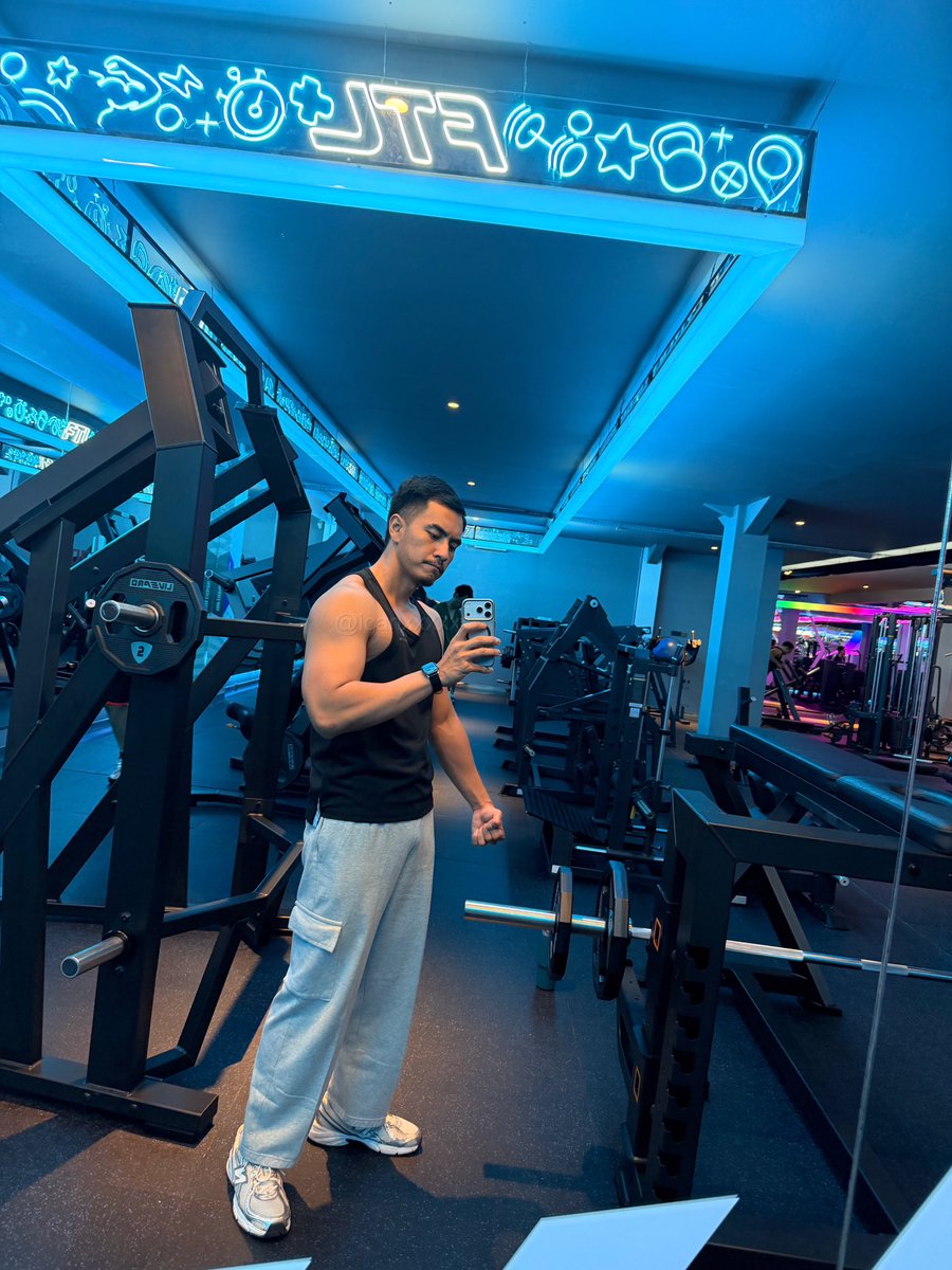 Angkelnya Abe tweet media