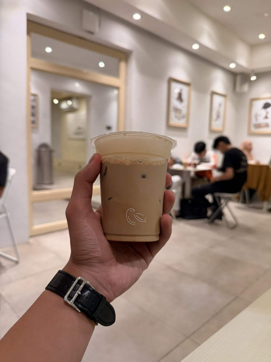 Angkelnya Abe tweet media