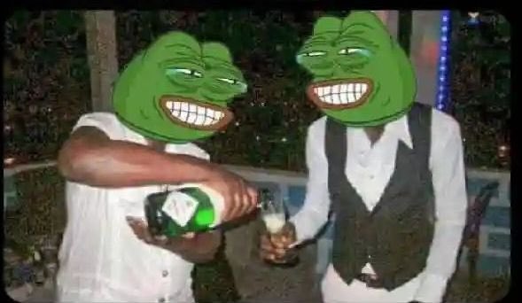 Cheers 🥂 to us that never give up on posting,
Even though our mutual no Dey  engaged. ❤️🥂😎

WE GO AGAIN TOMORROW . 🤝