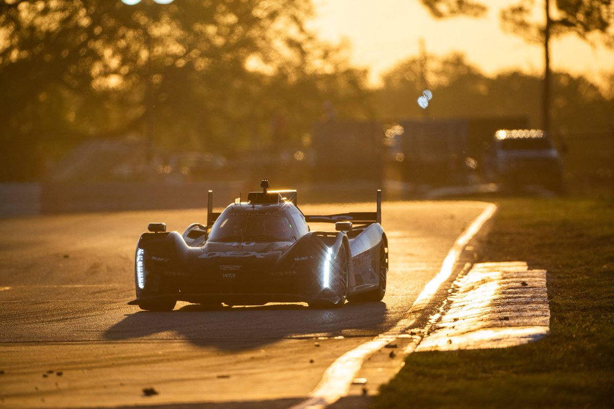 ColtonHerta's tweet photo. ✌️ @sebringraceway 

#IMSA #Sebring12 https://t.co/gwukHASnRo