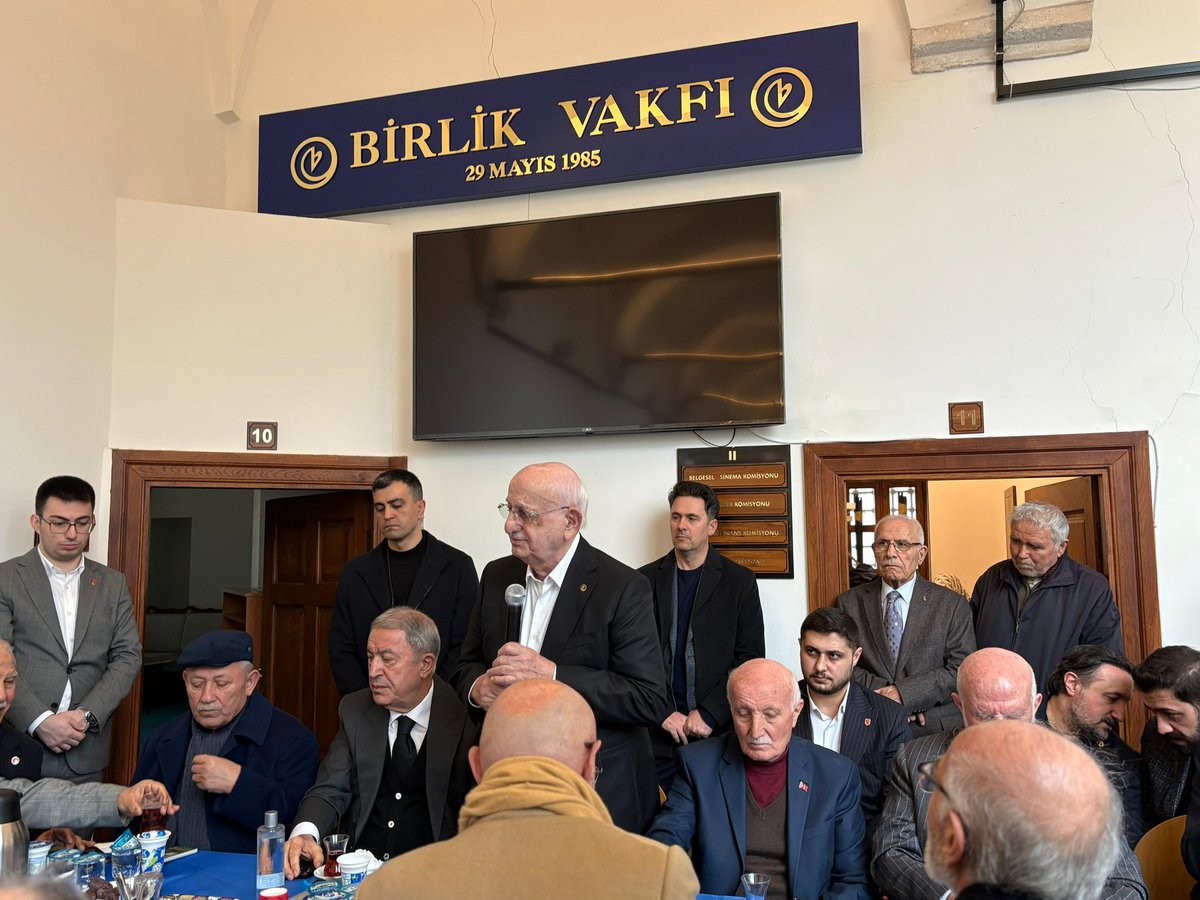 tahsin_basari's tweet photo. Gazi Meclisimizin Kahraman Başkanı Sayın İsmail Kahraman ve önceki dönem Milli Savunma Bakanımız Sayın Hulusi Akar’ın teşrifleriyle Birlik Vakfı Genel Merkezi’nde gerçekleştirilen bayramlaşma programında Eskimez MTTB’li Büyüklerimizle bir araya geldik.

110 yıllık şanlı ocağımızın her bir emektarına selam ve hürmetle...

#MTTBmüslümancaduruştur