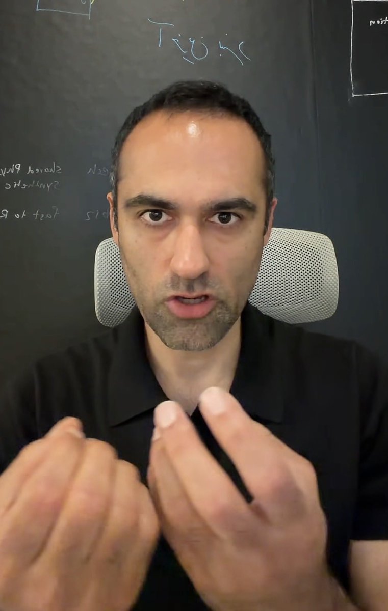 یه شباهت عجیبی بین علیحسین و کوشیار وجود داره. هرجفتشون در حالی که عن رو از گوشکوبیده تشخیص نمیدند، بشدت طرح و برنامه دارند .
#قحبه‌سانان_دربار