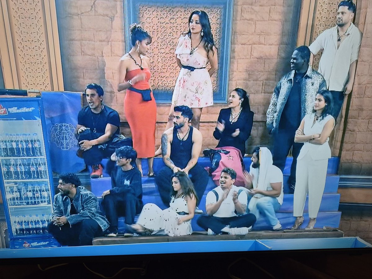 Lafdebaaz99's tweet photo. Isme se 4 leechadon ko pahchano🤔

#RajatRuledThe50 #RajatDalal #FaisalShaikh #The50 https://t.co/in0LpKncpv
