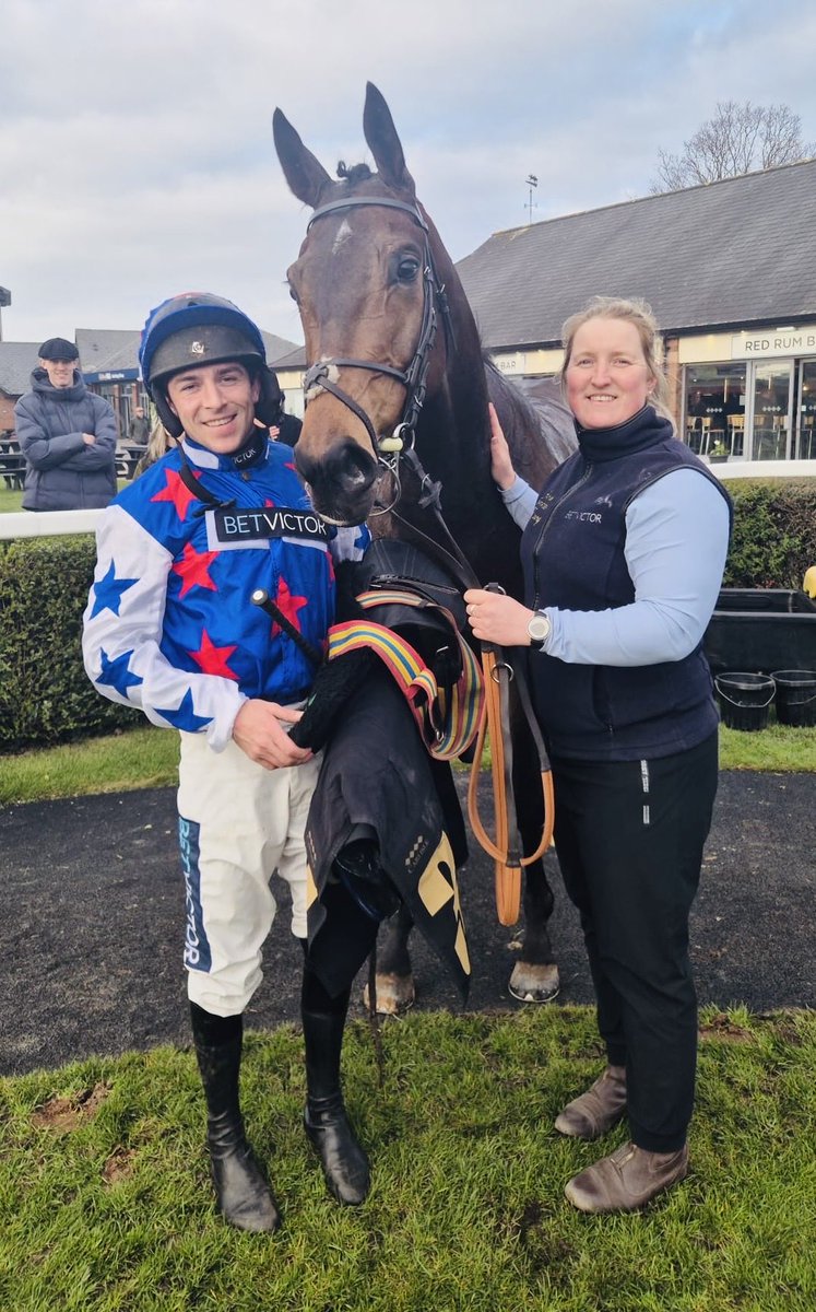 Lucy Snowden tweet media