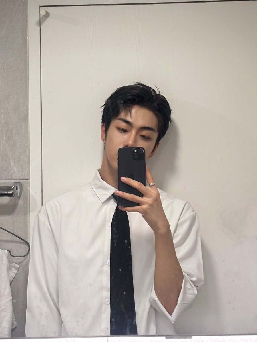 𝒥 🌹🪝 tweet media