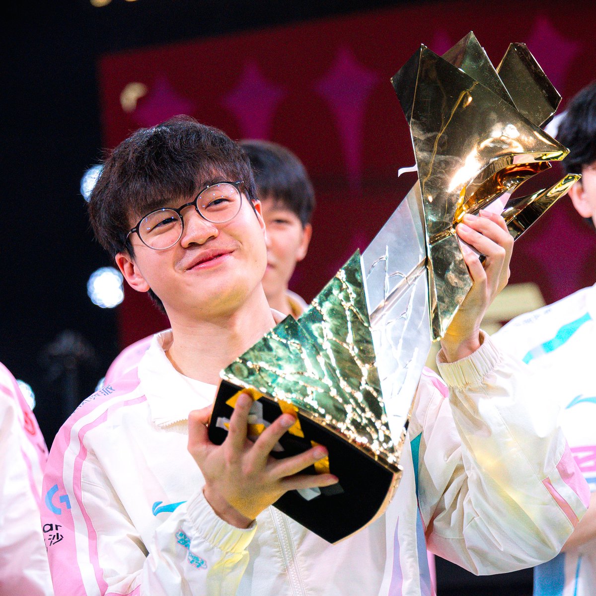 LoL Esports tweet media