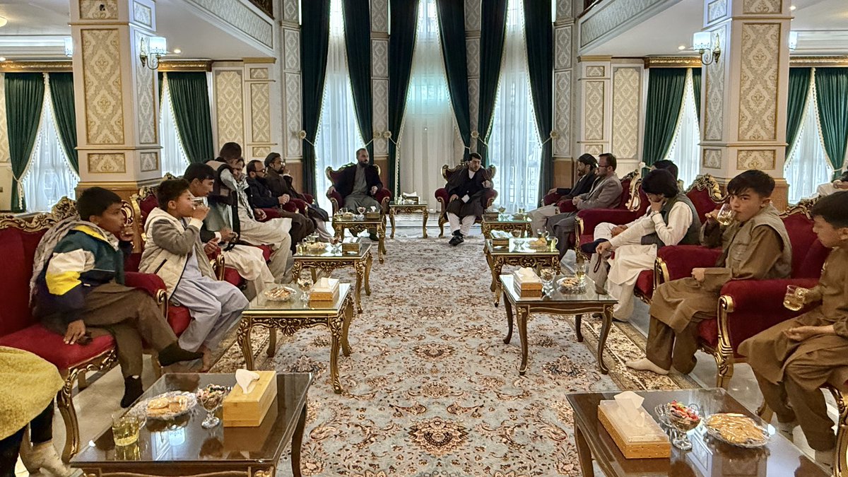 _nation_party's tweet photo. (۴۸)

به مناسبت عید سعید فطر؛ دیدار و عید مبارکی با اقشار مختلف مردم شریف، مومن و عزتمند کابل

کابل - ۲ حمل ۱۴۰۵ https://t.co/2g5YUHxsZR
