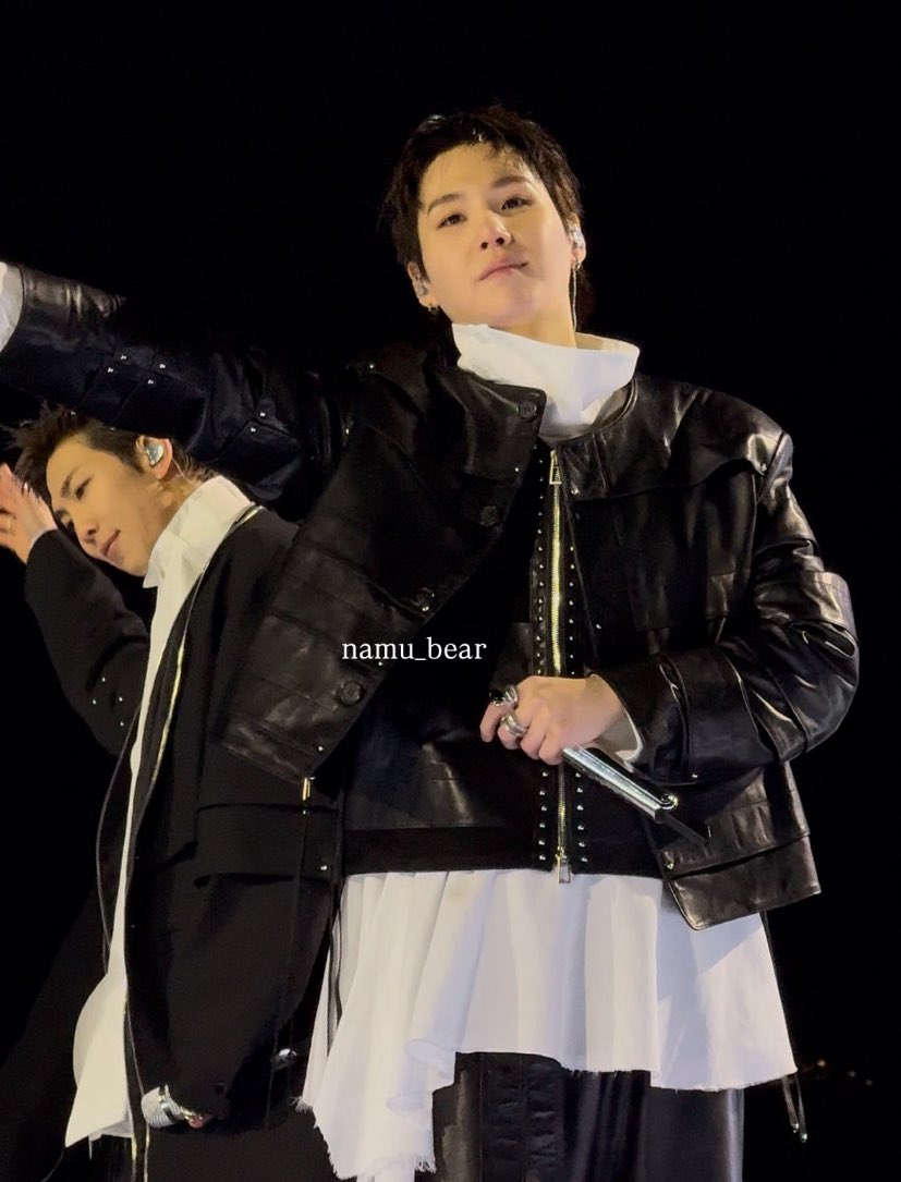 i was crying a bit during mikrokosmos and yoongi.. 🥹🥲