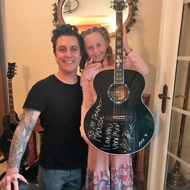 Acervo synyster gates tweet media
