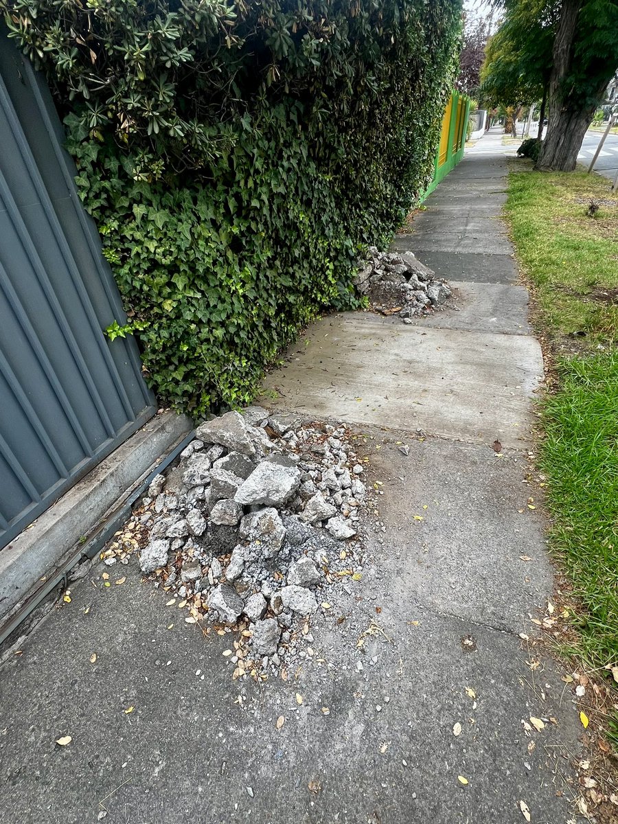 PauloDomic's tweet photo. @MuniNunoa hace más de dos meses que Aguas Andina hico trabajos frente al 476 de Los Cerezos y aún no retiran los escombros. Eso es muy incómodo para los transeúntes especialmente de tercera edad, los coches de bebé o niños pequeños. ¿Cuando los retiran? https://t.co/cscbTgTfFI
