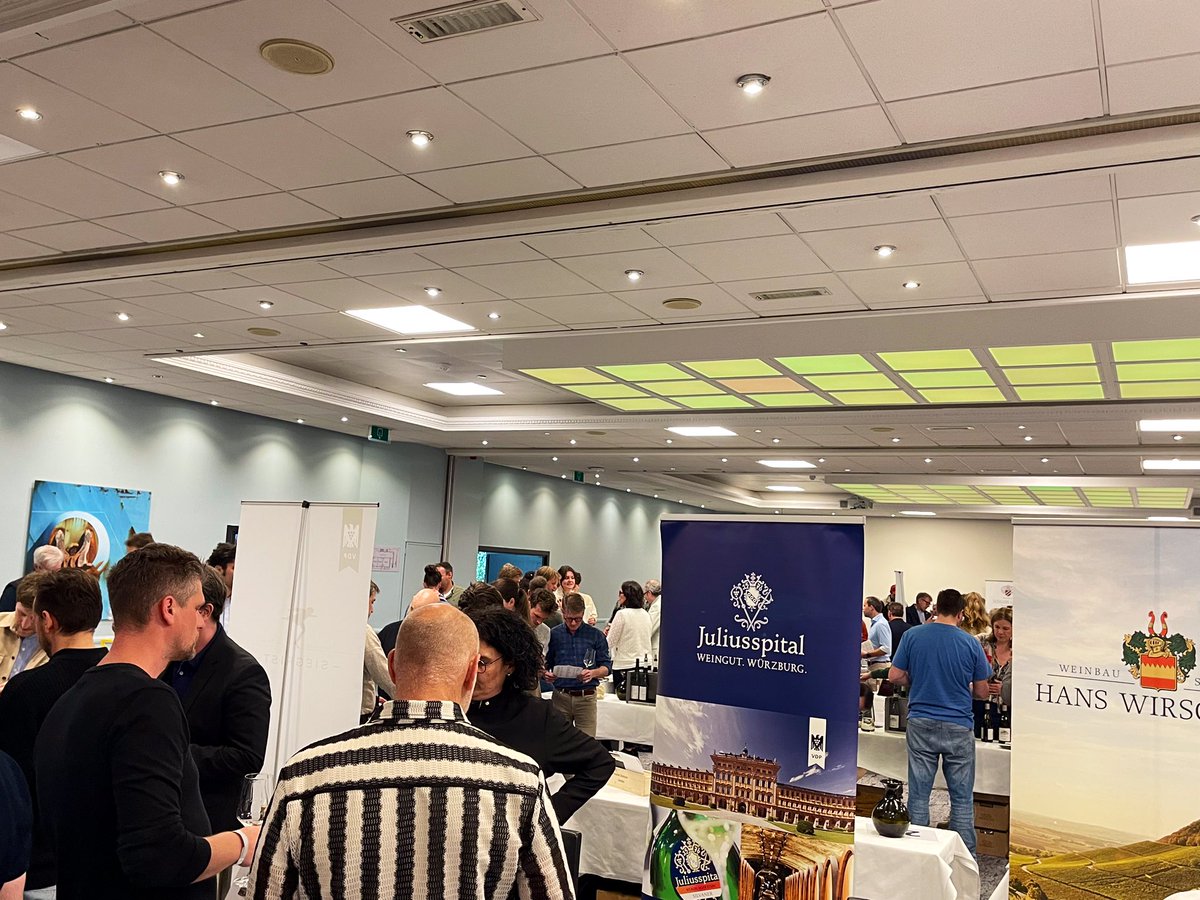 The WineSmacker tweet media