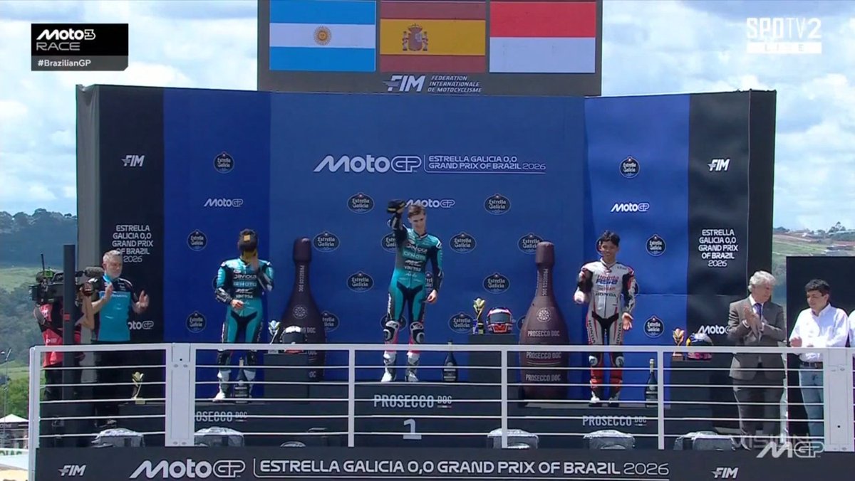 irfanmbappe's tweet photo. Hasil Moto3 MotoGP 2026
Goiana - Brasil 🇧🇷:
1. Maximo Quiles 🇪🇸
2. Marco Morelli 🇦🇷
3. Veda Ega Pratama 🇮🇩
Pertama kali dalam sejarah, pebalap Indonesia berhasil naik podium di MotoGP.
Selamat Veda Ega Pratama 👏👏👍👍🇮🇩🇮🇩🙏🙏
#MotoGP
#BrasilGP
#VedaEga https://t.co/zq3Wg3BTb1