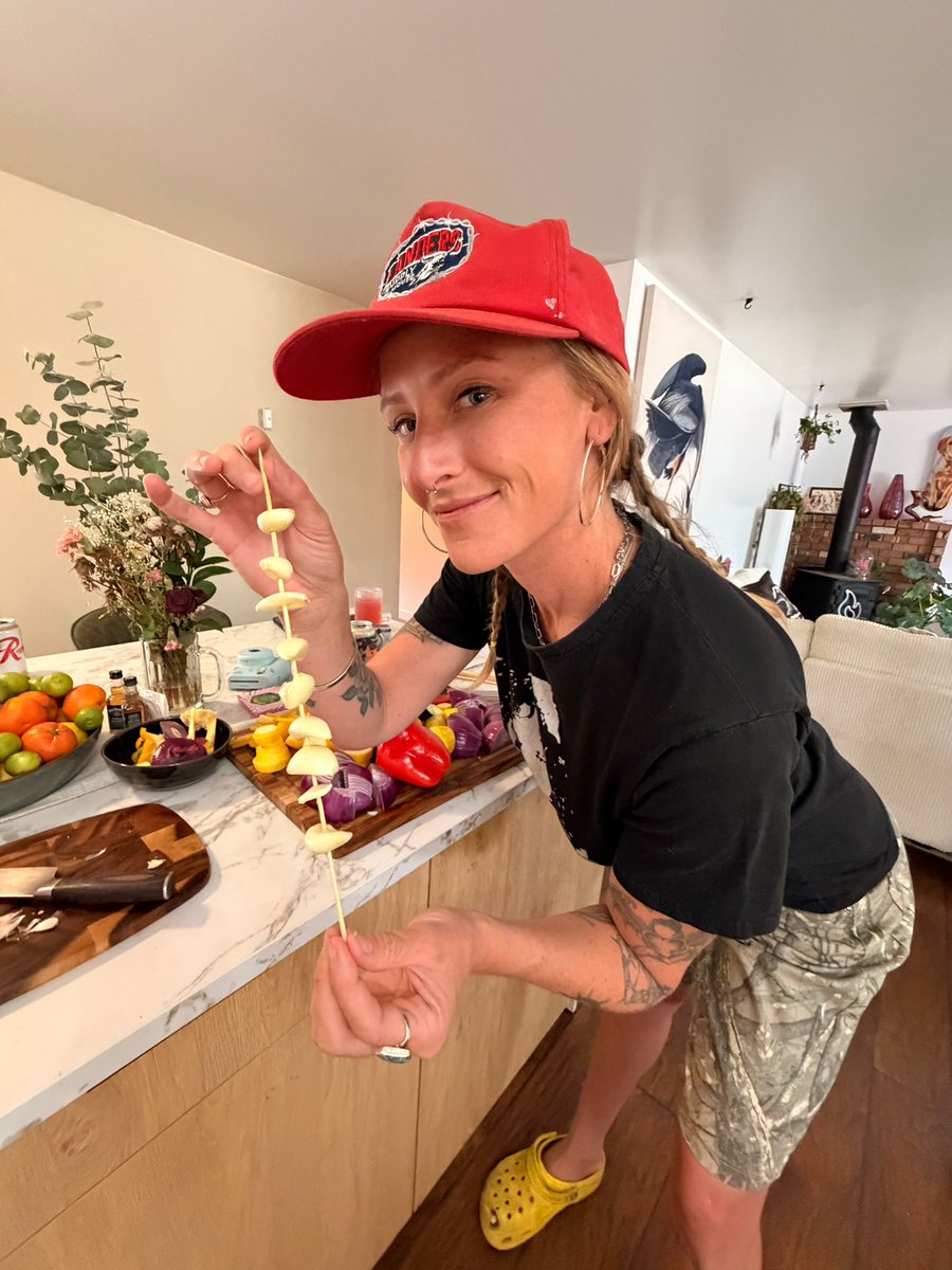 bri // new livestreamer 18+ tweet media