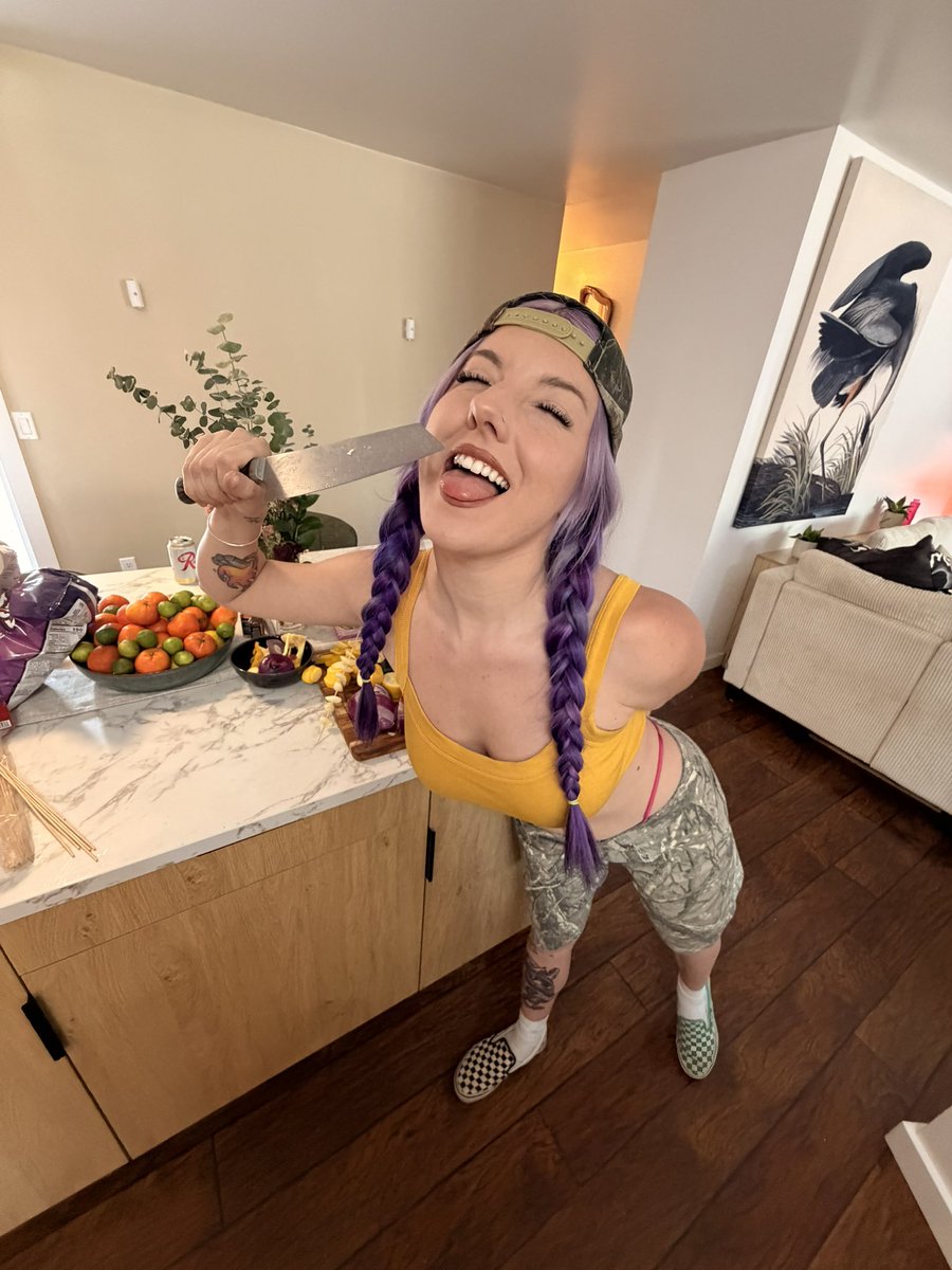 bri // new livestreamer 18+ tweet media