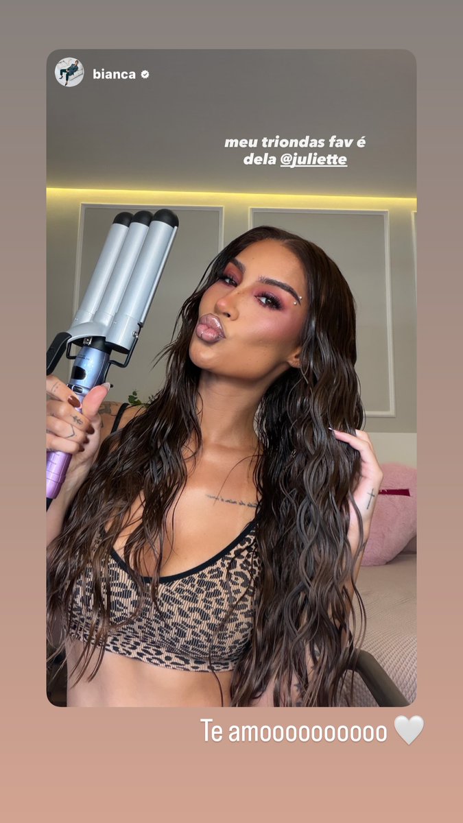 Stories da Ju tweet media