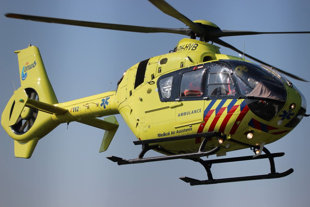 HansieeeeFR's tweet image. Vandaag een hoop geduld moeten hebben voor de Lifeliner 2 een melding kreeg maar daarna goed kunnen testen. Uitdaging zo dichtbij met 150-600 mm maar een aardig resultaat!! #traumaheli #fotografie #hobby #hulpverleners