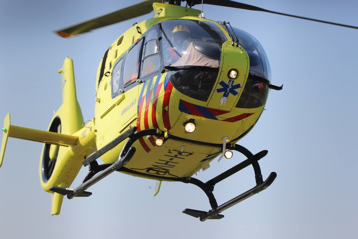 HansieeeeFR's tweet image. Vandaag een hoop geduld moeten hebben voor de Lifeliner 2 een melding kreeg maar daarna goed kunnen testen. Uitdaging zo dichtbij met 150-600 mm maar een aardig resultaat!! #traumaheli #fotografie #hobby #hulpverleners