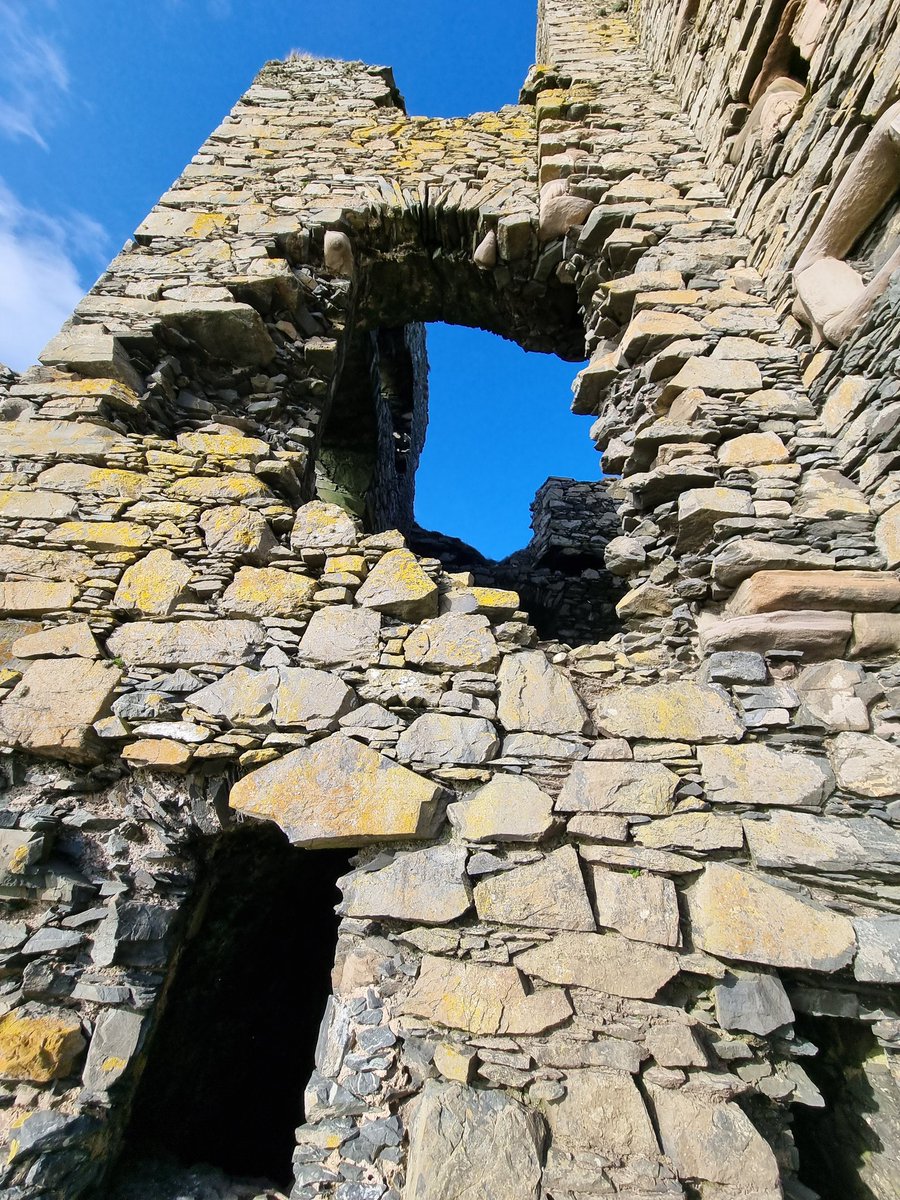 SheilaG17662835's tweet photo. First day of my birthday hols at #Portpatrick in #sunny #scotland . After a visit to Mull of Galloway, which is further south than my home in Cumbria. Went along the #cliffs to Dunskey #castle 1st time I've been able to go inside. Magical. @keswickbootco https://t.co/hGxwKh9JRC