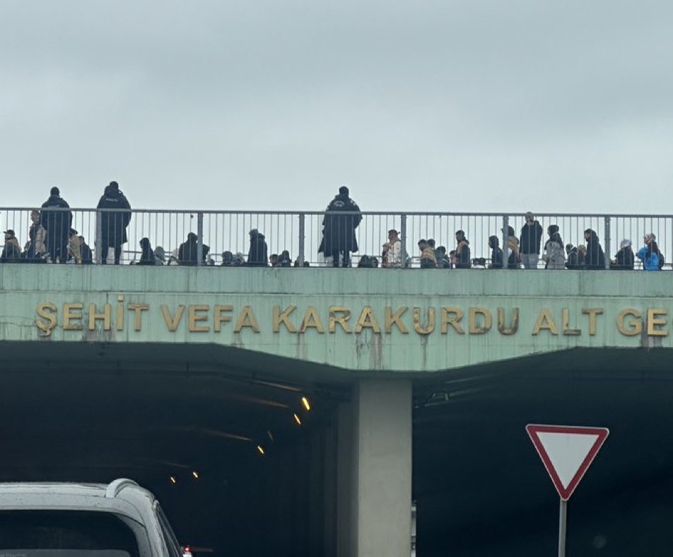 sorentocu's tweet photo. 😔😡 https://t.co/GzKxuZEhBV