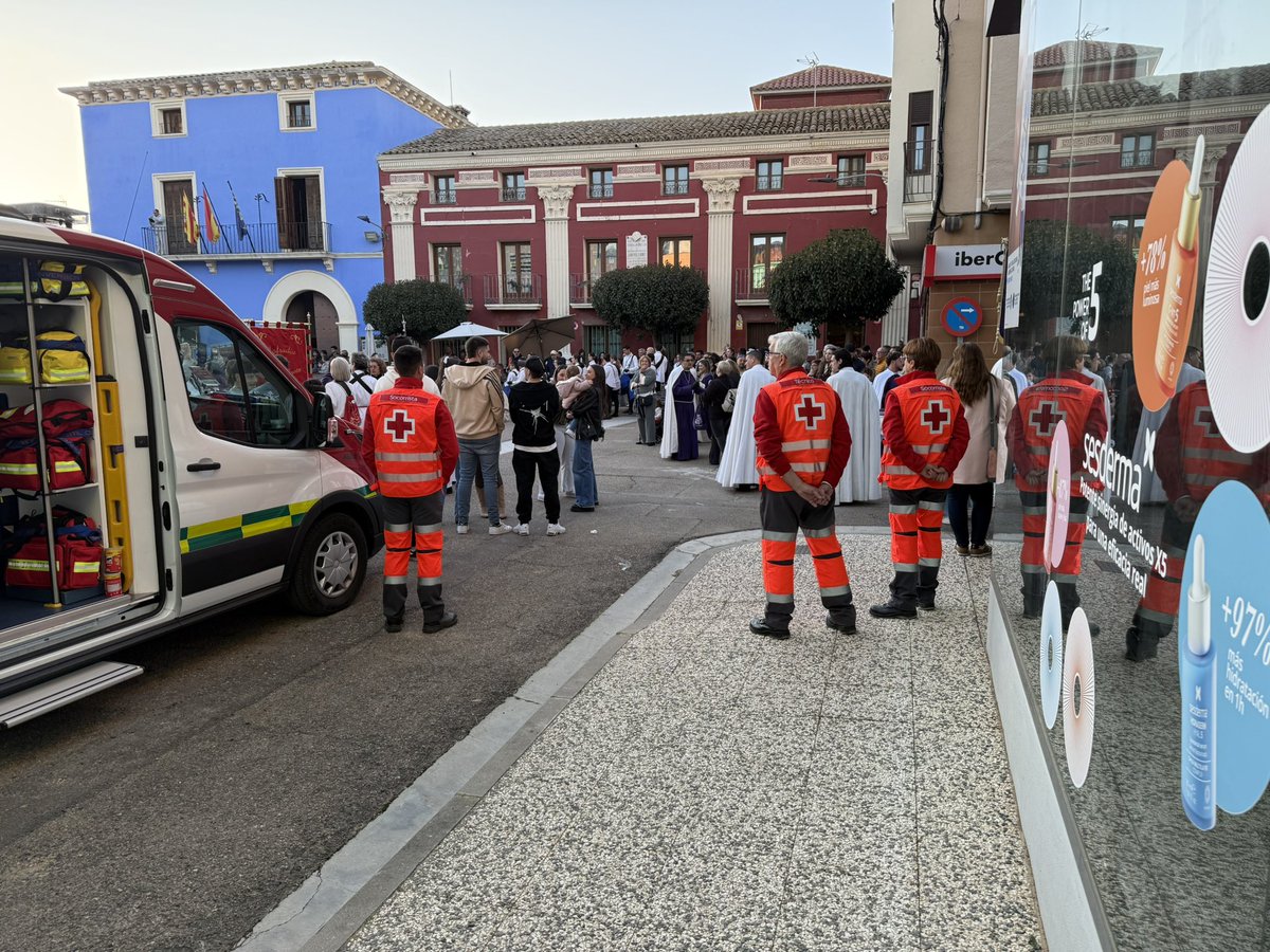 CruzRojaCRAE's tweet photo. Esta semana desde @CruzRojaCRAE hemos estado en varios DRP.
➡️ 🚑 SVB ejercicios Guardo Civil.
➡️ 🚑 SVA festejos taurinos #alagon
➡️ 🚑 SVB exaltación Semana Santa #torresdeberrellen
➡️ 🚑 SVB carrera #pinseque
➡️ 🚑 SVB y VIR Vicorada en #sediles, colaborando con @CRECalatayud https://t.co/bGmE9qXKq7