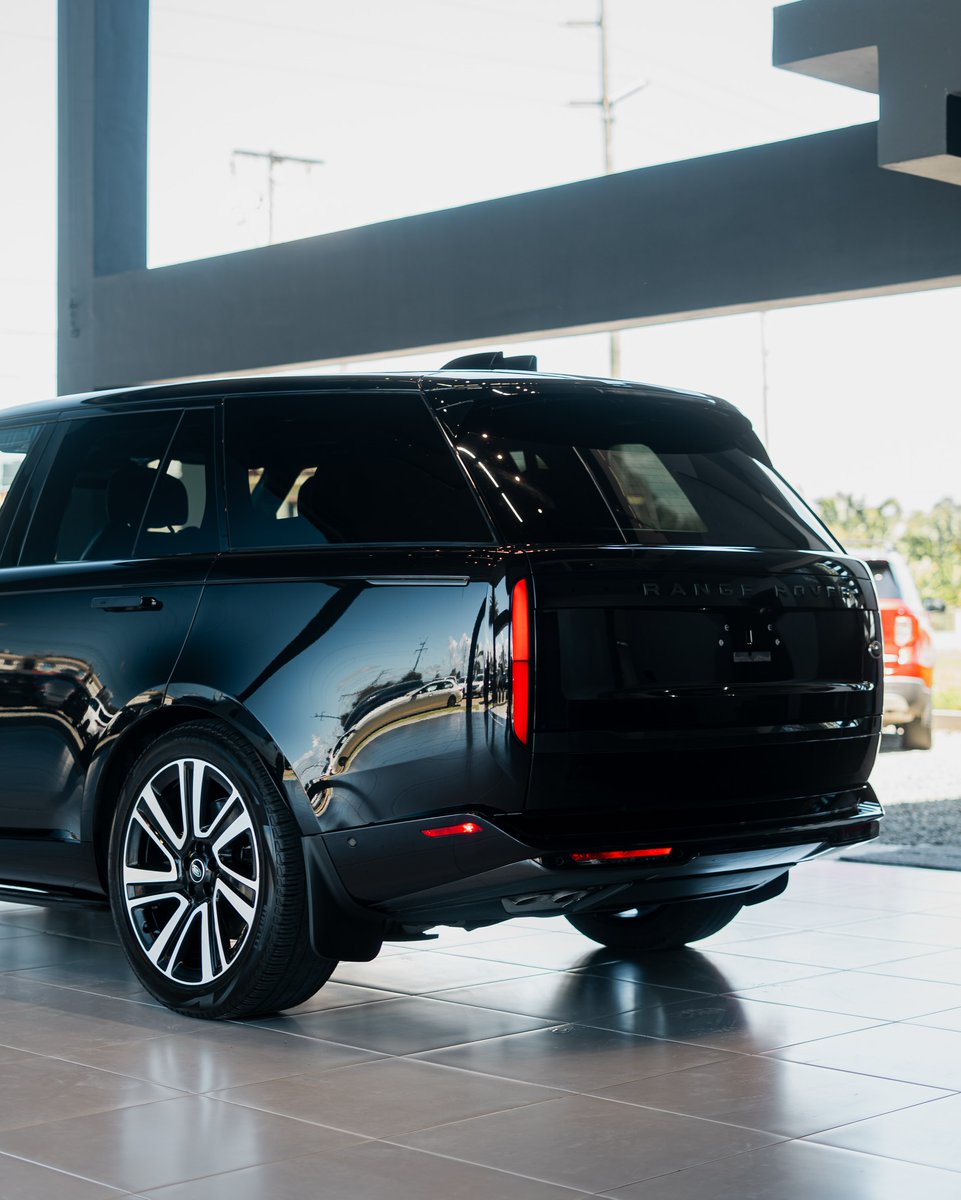autochat360's tweet photo. Majestic Range Rover Vogue😍 https://t.co/W6EaTEB26x