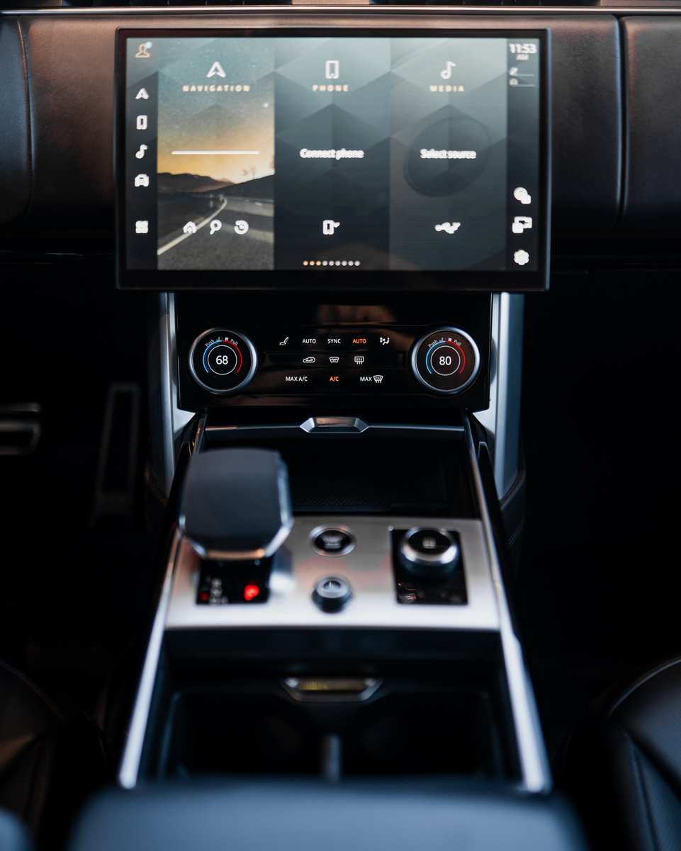 autochat360's tweet photo. Majestic Range Rover Vogue😍 https://t.co/W6EaTEB26x