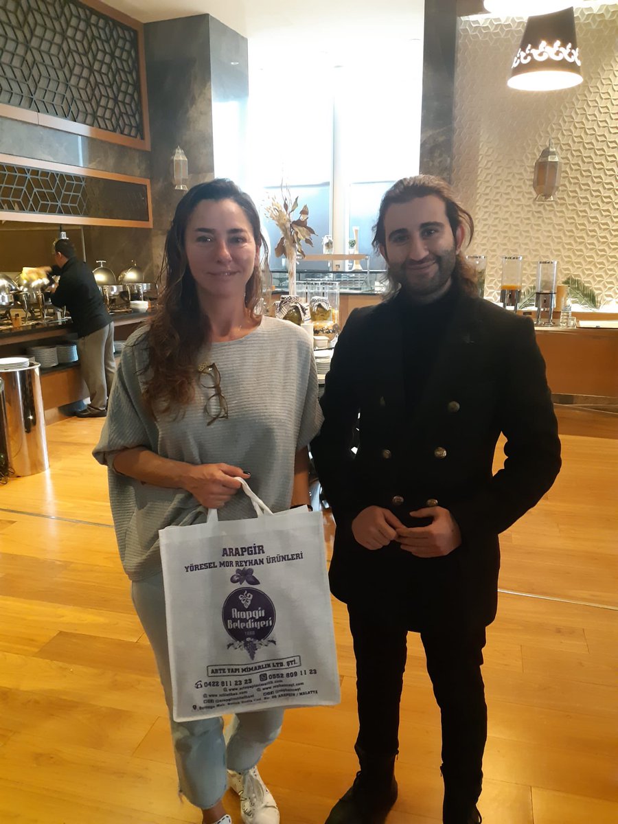 “Ece Uslu”

Twitter⬇️ 
x.com/alperendurakpr 

#eceuslu #zerda #kıraç #malatya #keşfet