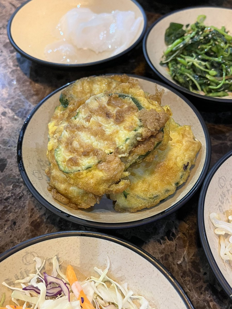 ลอปอ. tweet media