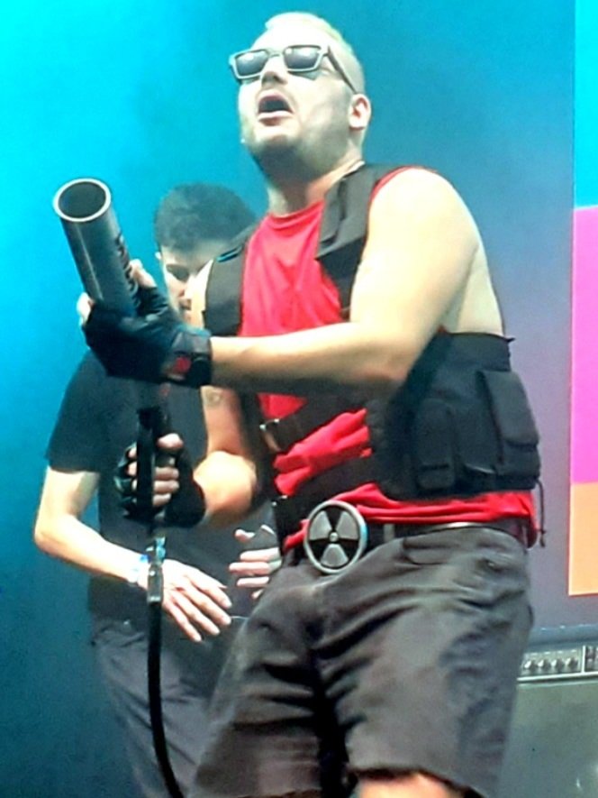 SUPERFLY RECAP:
- Homogénica hot mc hot
- Espacios gamer nostálgicos, good
- Metegol y Marty Supreme para todes
- Zona "Ricosaurios": vi Cannon Fodder (Memories, Katsuhiro Otomo). Gracias Ruocco!
- AMO A PYRAMIDES
- Locura con LOS BRUJOS (me salvé del pogo)
-<a href="/jeruffo/">Juan Ruffo</a> SOS HERMOSO