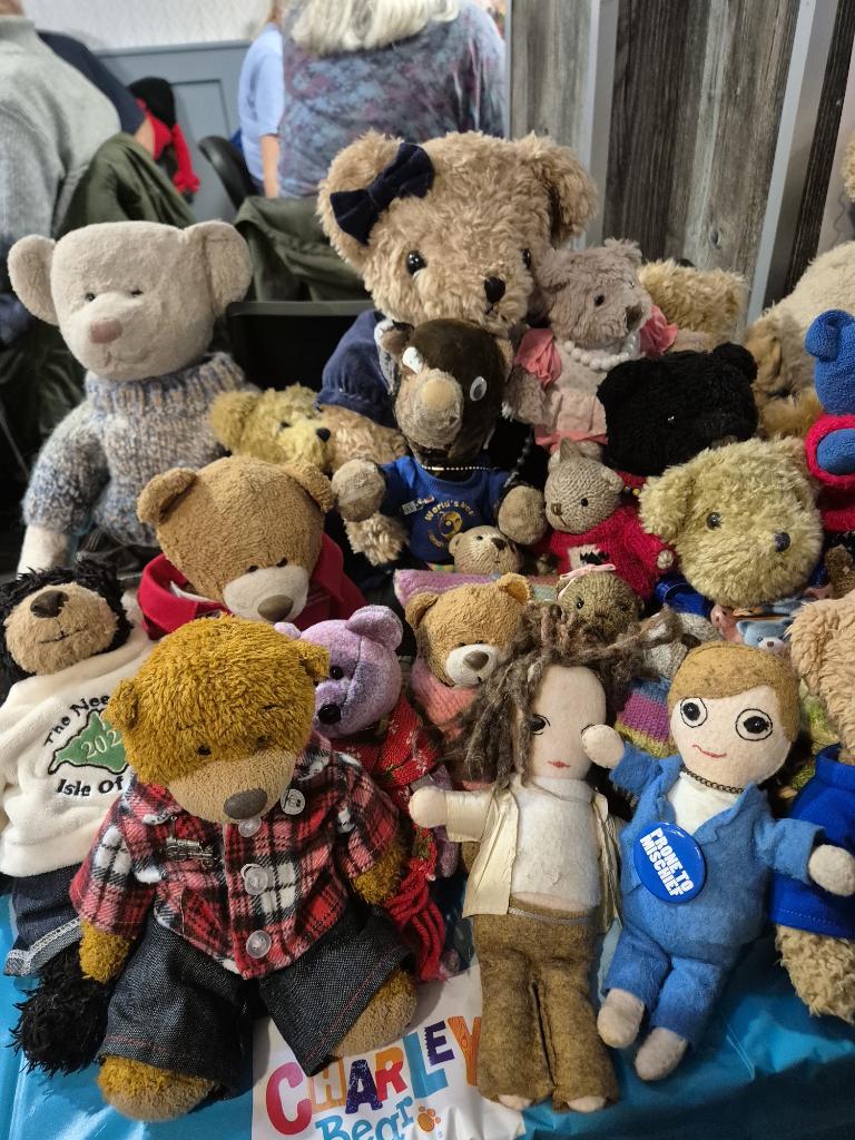 ann cooper tweet media