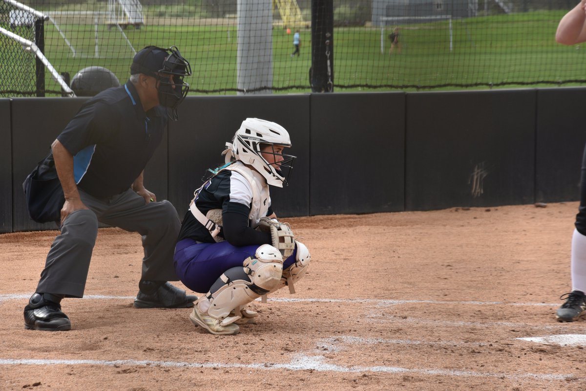 GC_MapleLeafs's tweet photo. The Goshen College softball team split a doubleheader at Mount Vernon Nazarene on Saturday, falling 2-1 in extra innings in game one before responding with a 3-2 victory in game two. Tatem Adams threw the first complete game of her career in game two!

https://t.co/kBgRvesFxQ https://t.co/qs91INLWN3