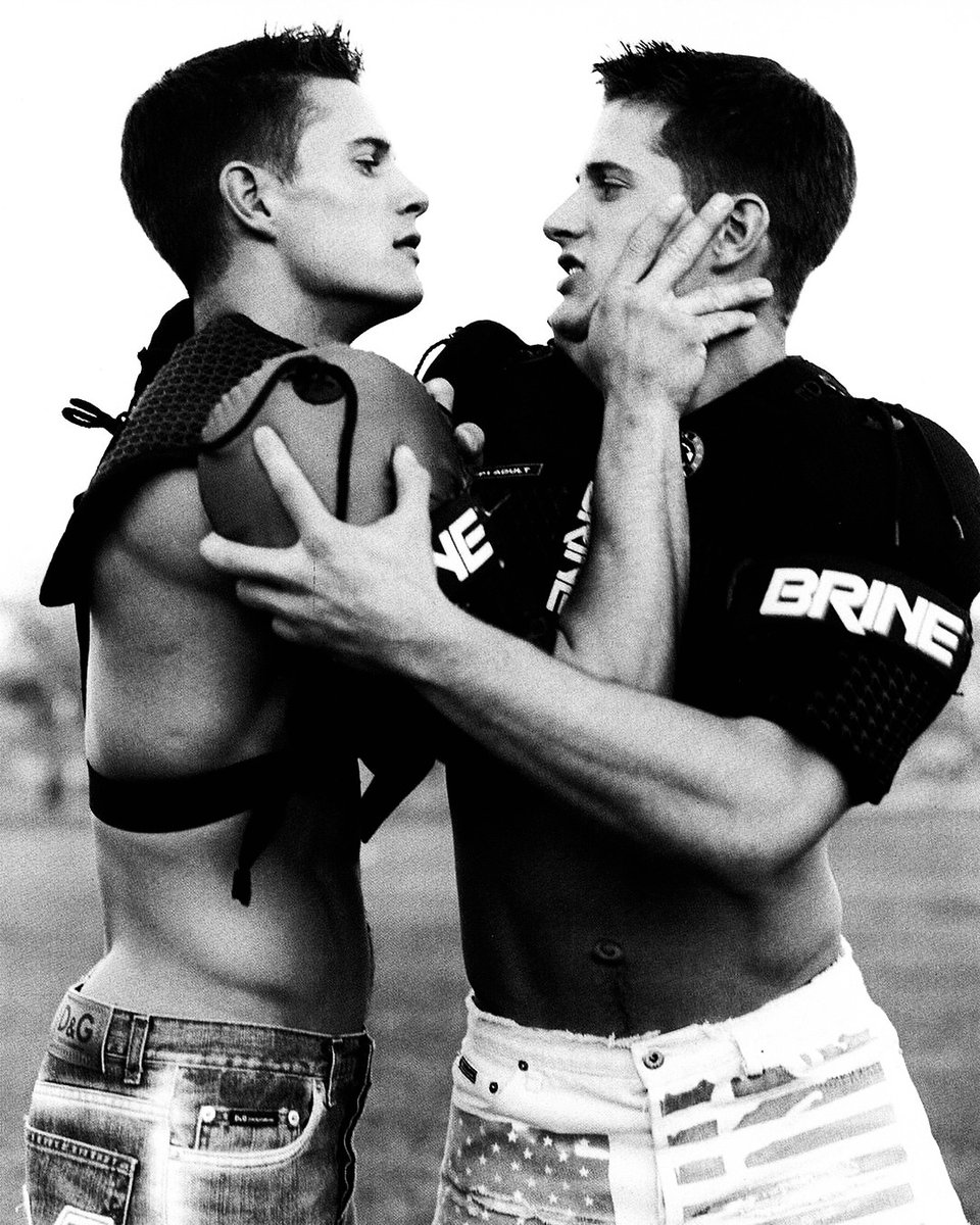 HandsomeH. tweet media