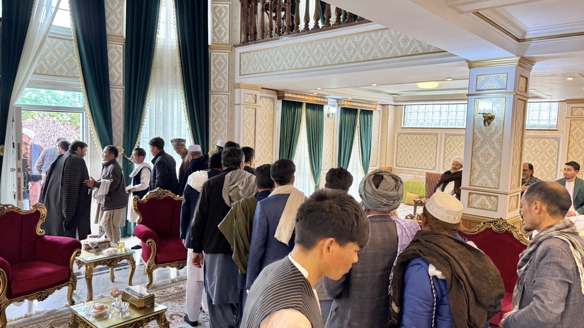 _nation_party's tweet photo. (۵۲)

به مناسبت عید سعید فطر؛ دیدار و عید مبارکی با اقشار مختلف مردم شریف، مومن و عزتمند کابل

کابل - ۲ حمل ۱۴۰۵ https://t.co/SrXjZ2YFfK