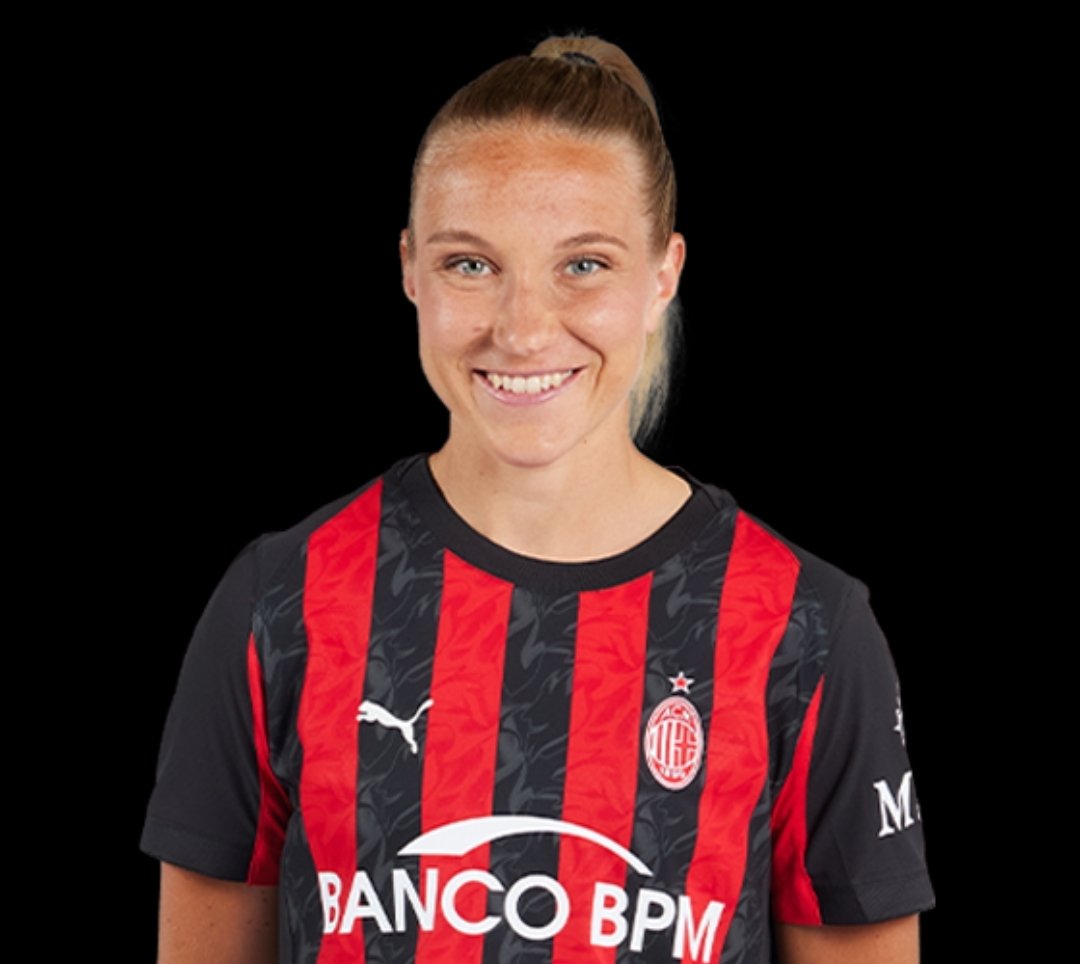 LucaManinetti's tweet photo. Emma #Koivisto compie oggi le 50 PRESENZE in tutte le competizioni con la maglia del #MilanFemminile 🔴⚫️ https://t.co/CTQyBPSGNy
