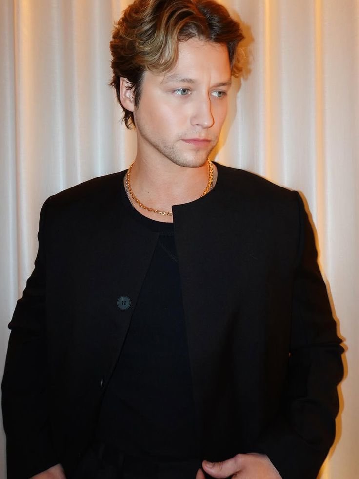 deanallie lovebot 💭 tweet media