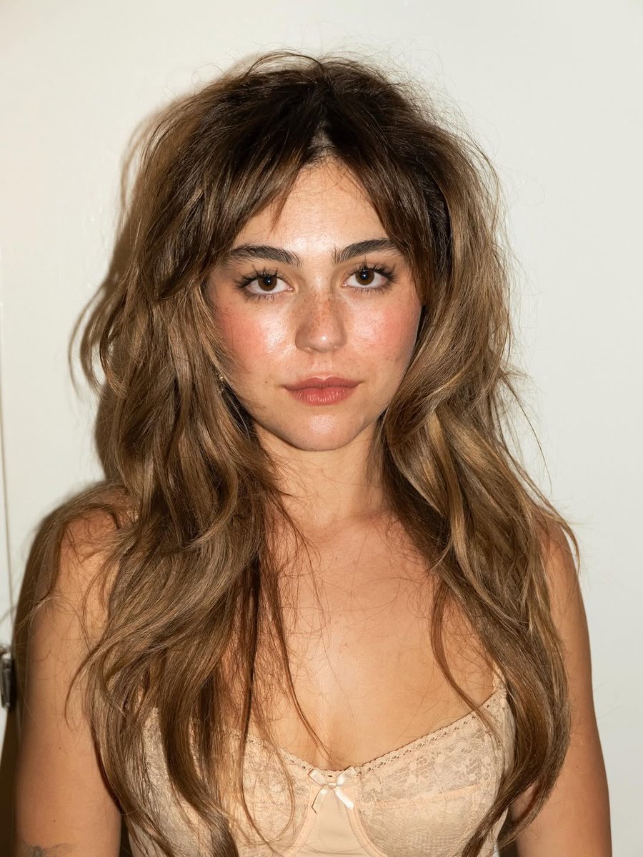 deanallie lovebot 💭 tweet media