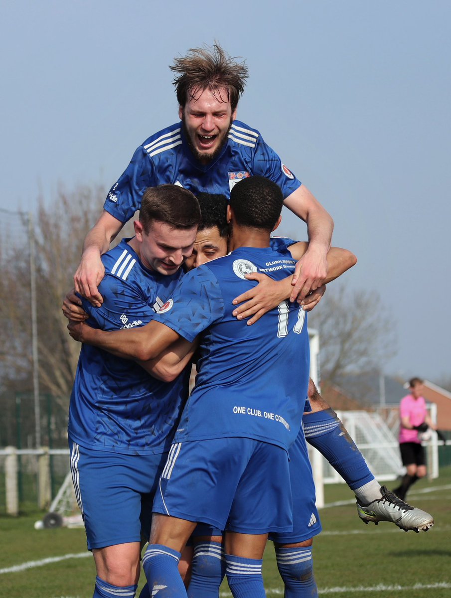 Ian Moore tweet media