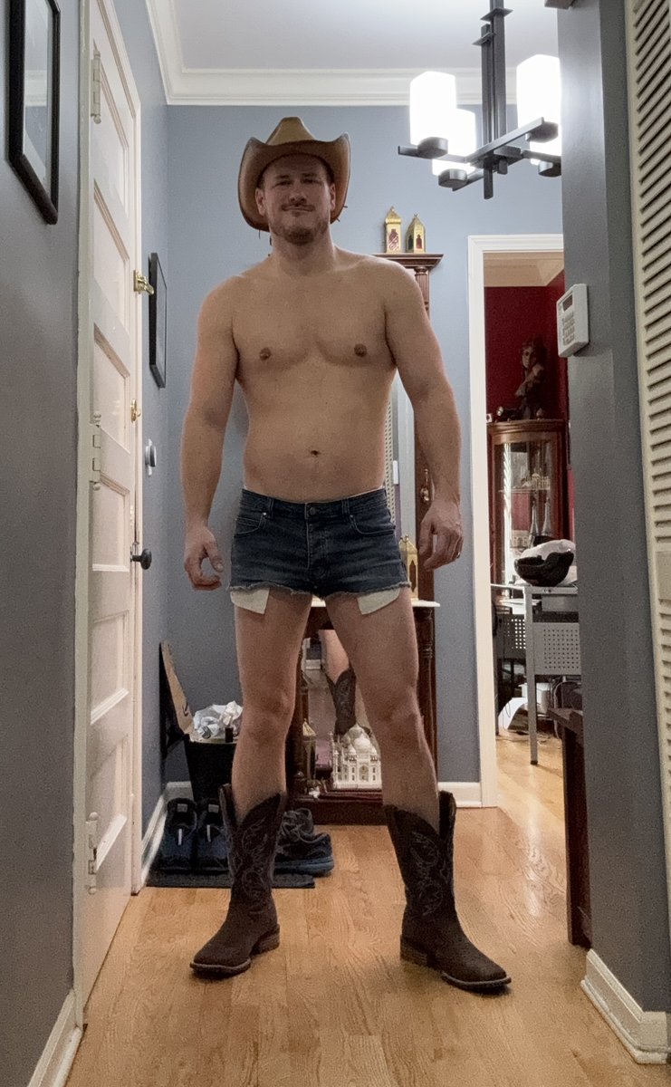 Taylor Bound tweet media