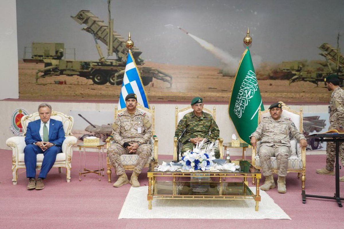 MahalaxmiRaman's tweet photo. BREAKING:
#Greek soldiers use their #Patriot Air Defense System to shoot down 2 #Iranian Ballistic Missiles over #SaudiArabia.
#Greece now confirms that it shot down Iranian missiles that were launched at the #SAMREF oil refinery in #Yanbu on the coast of the #RedSea
🇬🇷🇸🇦
#IranWar #GulfStates #IranVsGulfStates