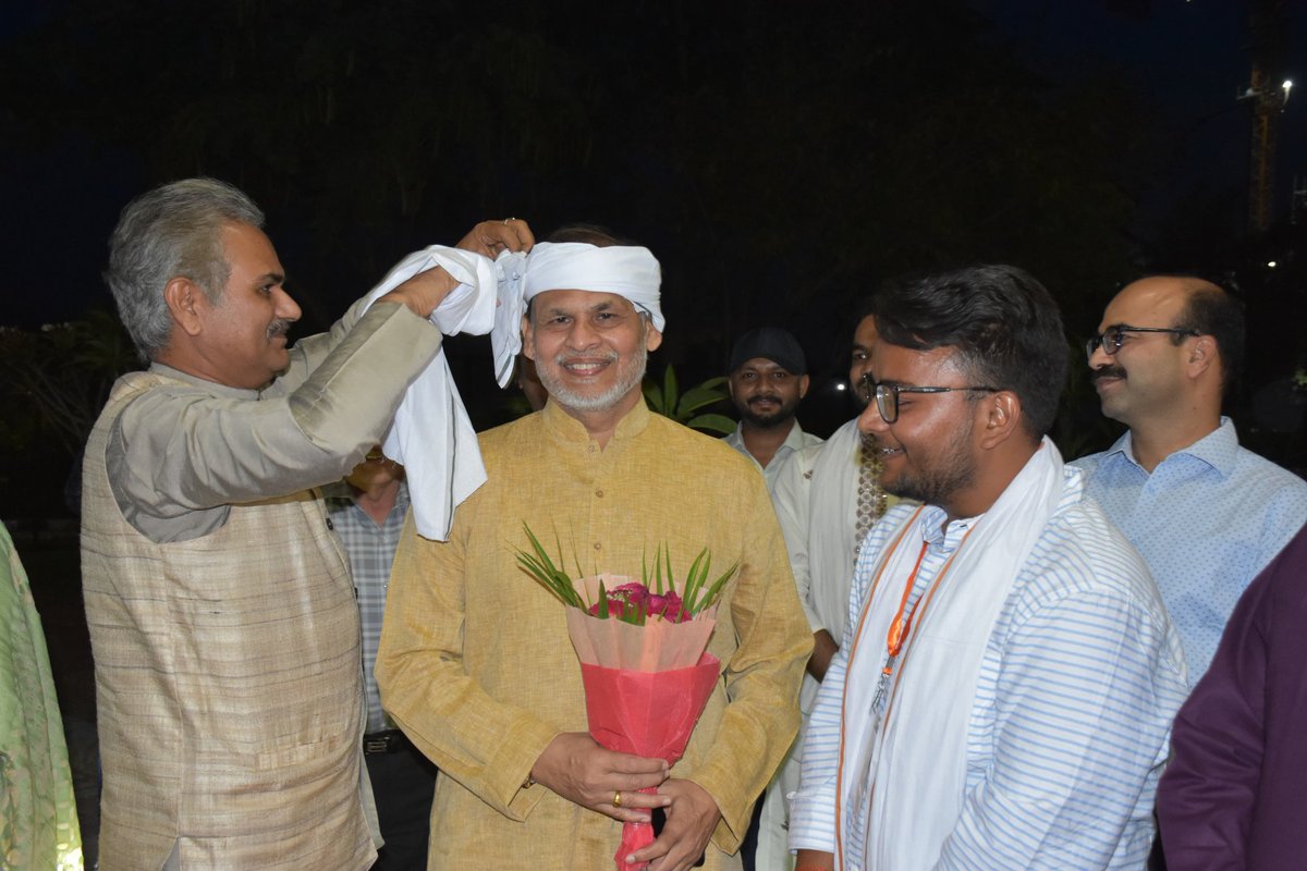 CURajasthan's tweet photo. राजस्थान केंद्रीय विश्वविद्यालय में माननीय कुलपति प्रो. आनंद भालेराव जी की गरिमामयी उपस्थिति में "बिहार दिवस उत्सव" एवं "विश्व जल दिवस" का आयोजन भव्य, दिव्य और उत्साहपूर्ण वातावरण में संयुक्त रूप से संपन्न हुआ।
इस विशेष अवसर पर राजस्थान महिला आयोग की पूर्व अध्यक्ष सुमन शर्मा भी उपस्थित रहीं।
@AnandBhalerao10 @jayantrld @dpradhanbjp @DrSukantaBJP