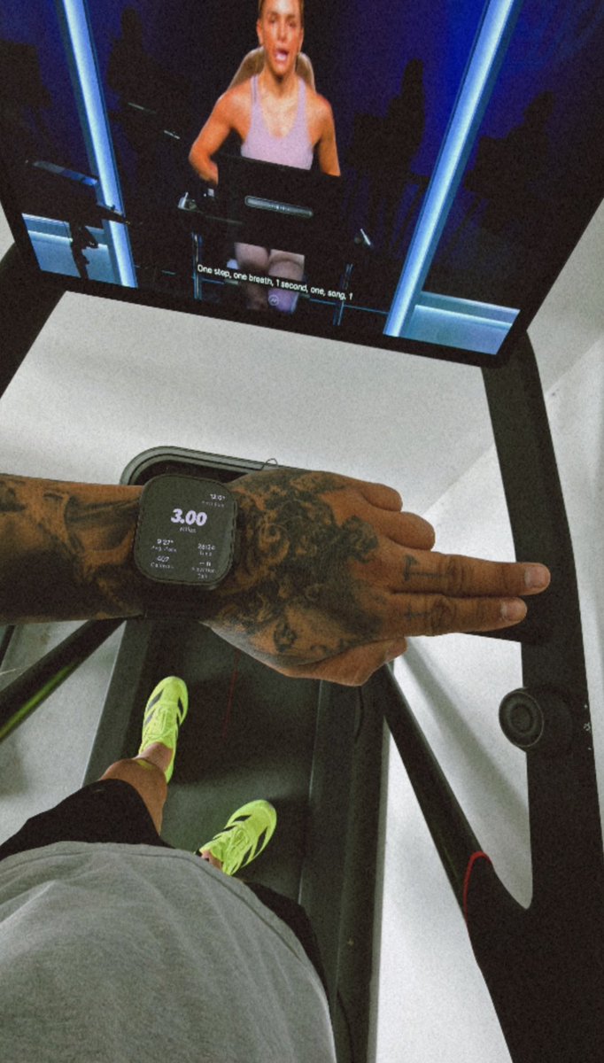 iamlordstedward's tweet image. in the garage tuning up my frame 

#iamlordsaintedward #workout #nikerun #apple #peloton