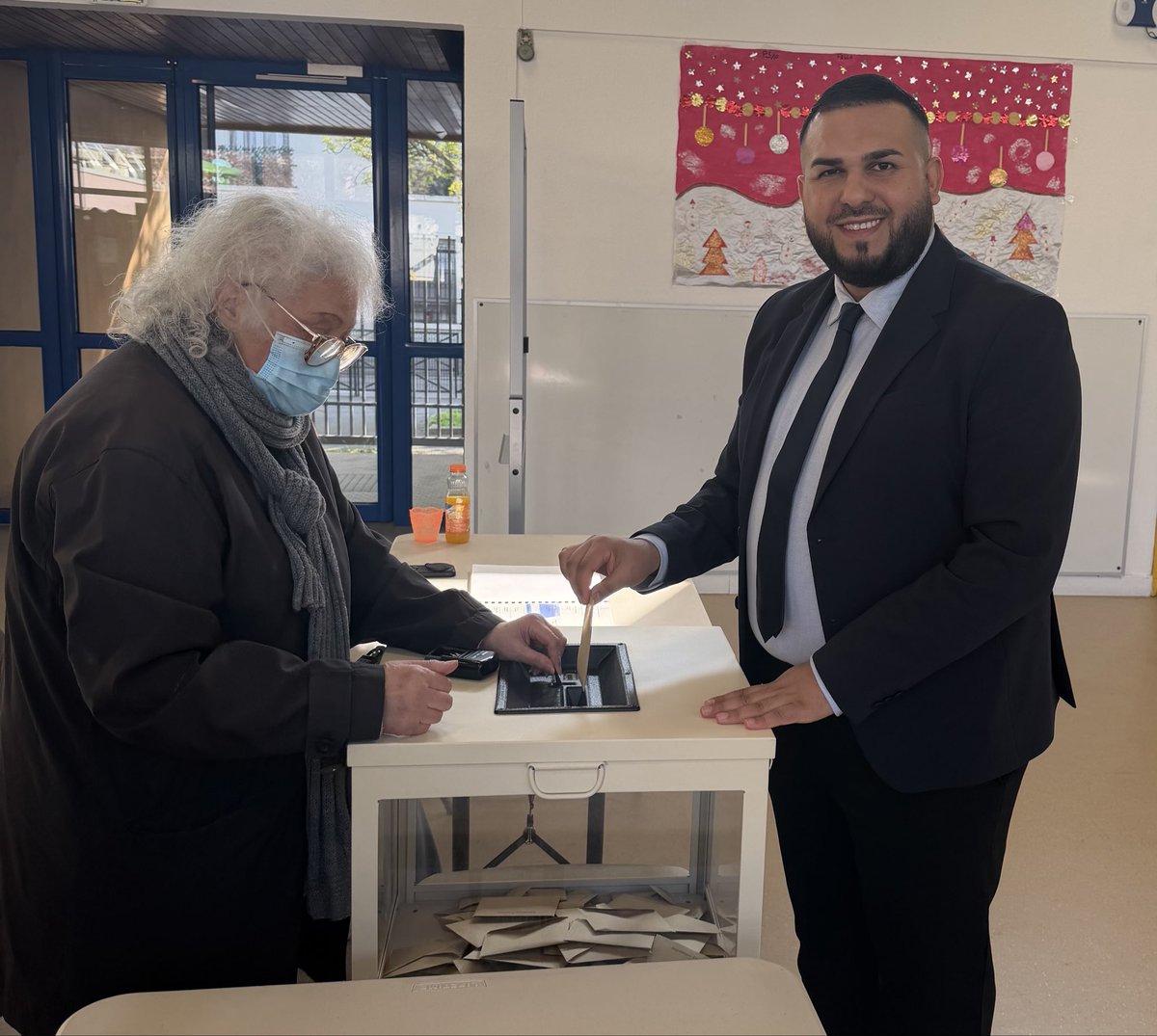 🗳️ A voté !

Les bureaux de vote sont ouverts de 8h à 20h.

Merci aux agentes, agents et aux assesseur.e.s bénévoles qui permettent l’organisation de ce beau moment démocratique.

Bon vote à toutes et tous !

#aubervilliers #municipales2026