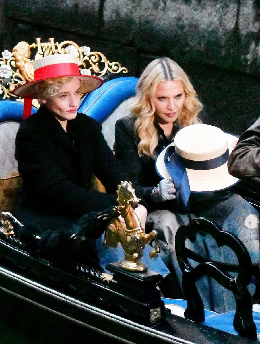 MIRIANA🪩 tweet media