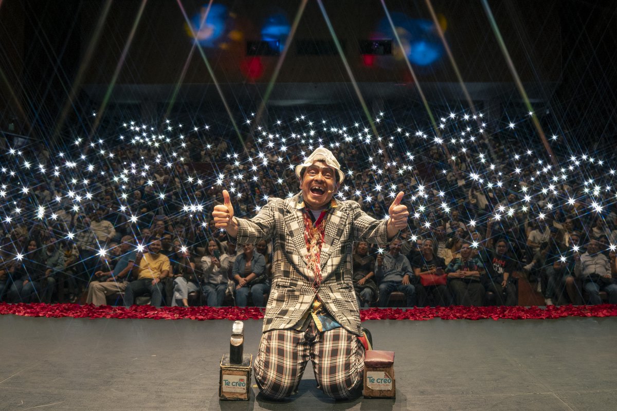 susoelpaspi's tweet photo. ¡Impresionante! casa llena de Puro Teatro. Una noche inolvidable. 
GRACIAS POR TANTO AMOR. 😍😍😍😍
Nos volvemos a ver el 16 de mayo - #PuroTeatro https://t.co/3wMqbx2vFw