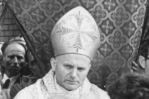 Jean-Paul II est en train d'écrire...