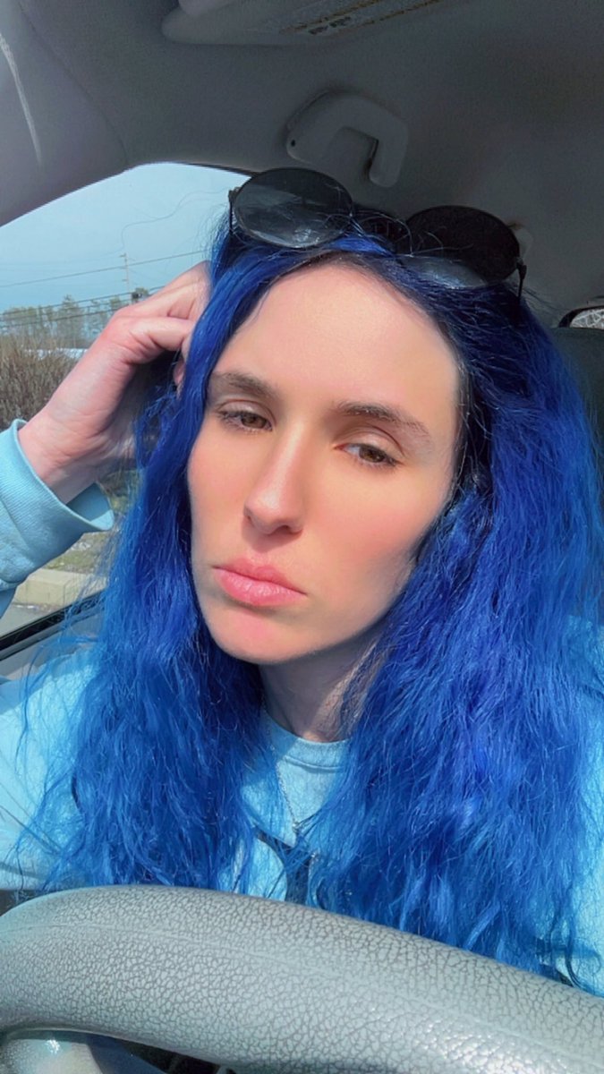 𝒦𝒶𝓇𝒶 tweet media