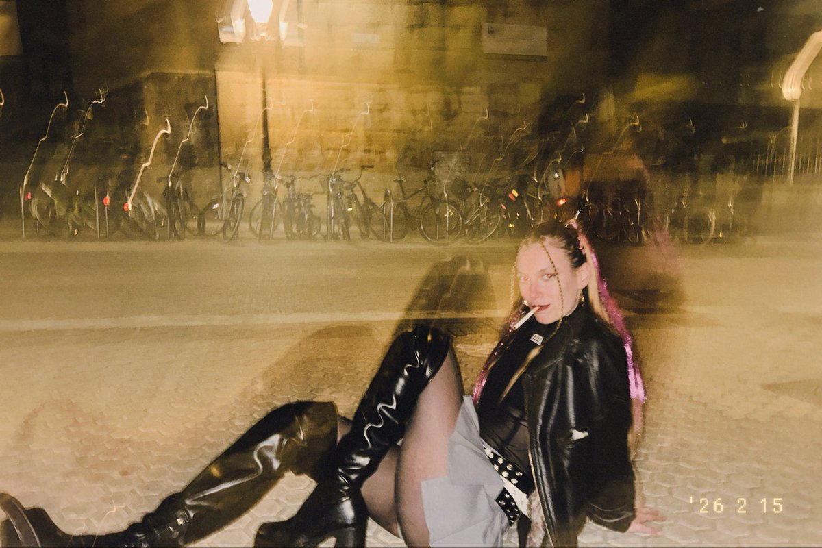amaterasugodd's tweet photo. Empiezo a vaciar carteritas, mis perritos fieles no sabéis la que os viene encima 💸���� 

#sumisofinanciero #femdom #findom
#feetworship #feetfetish #pagafantas https://t.co/xnieKR8kZ1