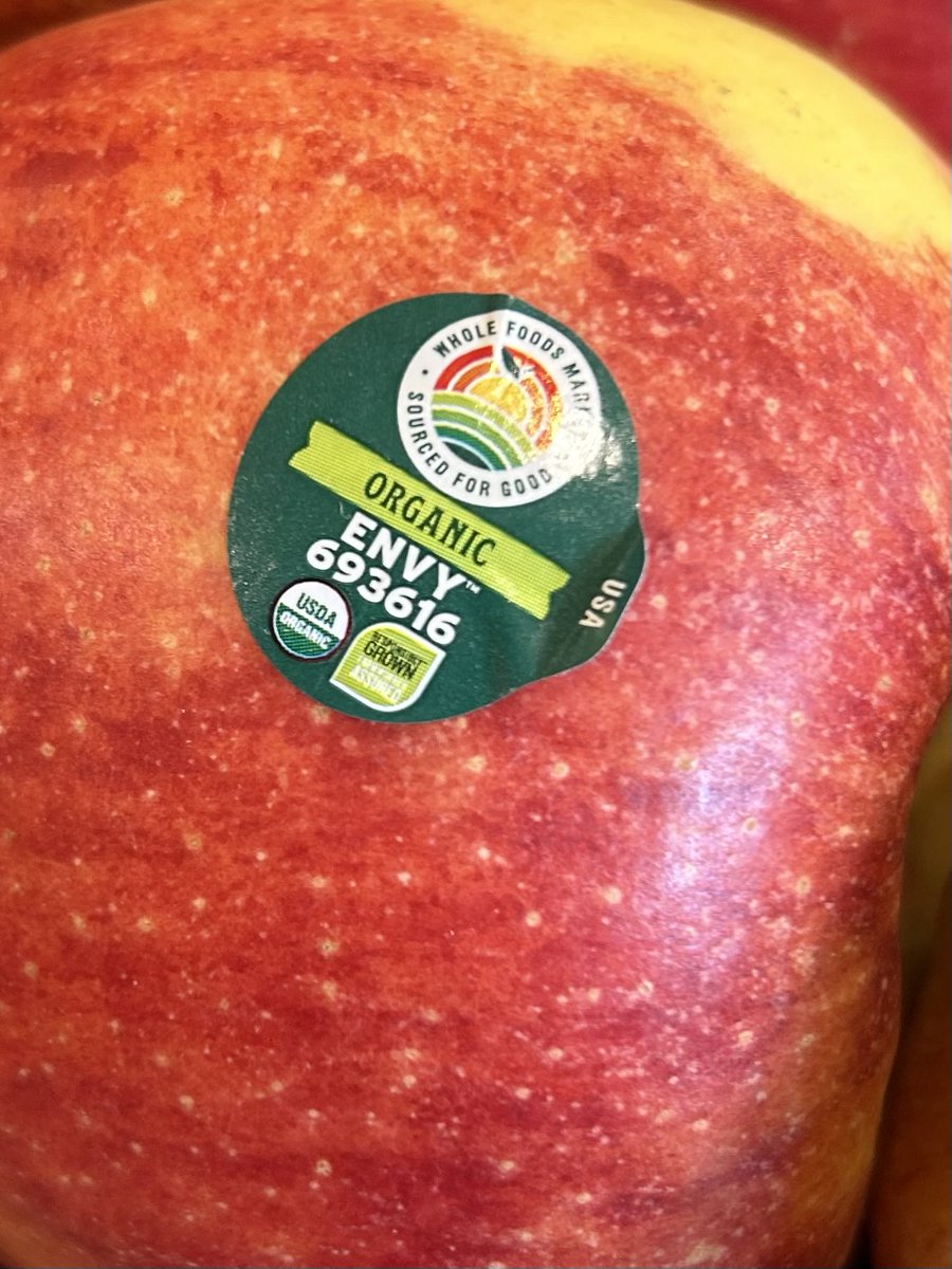 FreedomTalkWell's tweet photo. @BarbaraOneillAU What does a six-digit code beginning with 69 and labelled organic mean? Seen @wholefoods in Dedham, MA. Tried to find out from Whole Foods corporate and local but no response to my inquiries. https://t.co/kJPJ0RiEPu