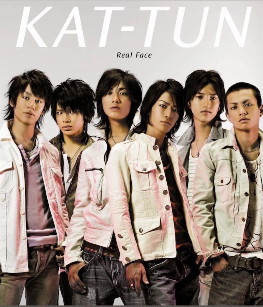 nanaebu's tweet photo. KAT-TUN Debut 20th Anniversary

今年も1日遅れてしまった…

デビュー20周年おめでとう！
私たちの青春。
これからも胸の中の宝箱で永遠と輝き続けます。
サブスク解禁、円盤発売もありがとう！
これからの人生をもっと幸せに過ごせます。
一生hyphenだよ！！！！！！

 #KATTUNデビュー20周年 https://t.co/YvSk5Y24tF
