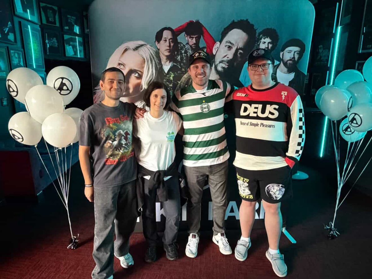 AlineLPfan tweet media